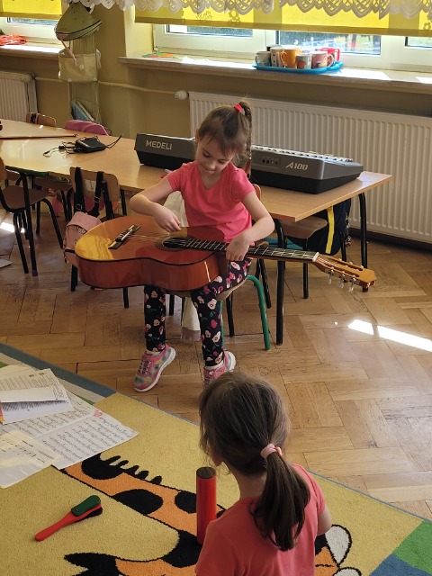 Tydzień muzyczny w oddziale przedszkolnym  - Obrazek 2