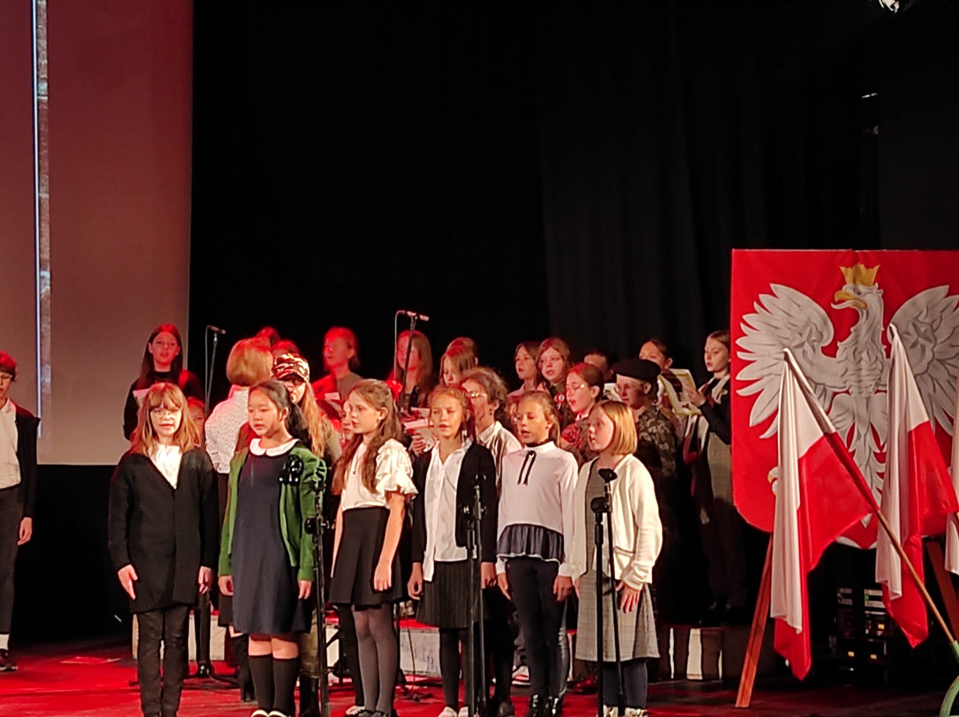 Uroczyste świętowanie 104 rocznicy Odzyskania Niepodległości przez Polskę - Obrazek 1