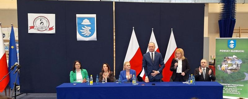 Wizyta Minister Edukacji Narodowej Pani Barbary Nowackiej w Powiecie Kłobuckim - Obrazek 2