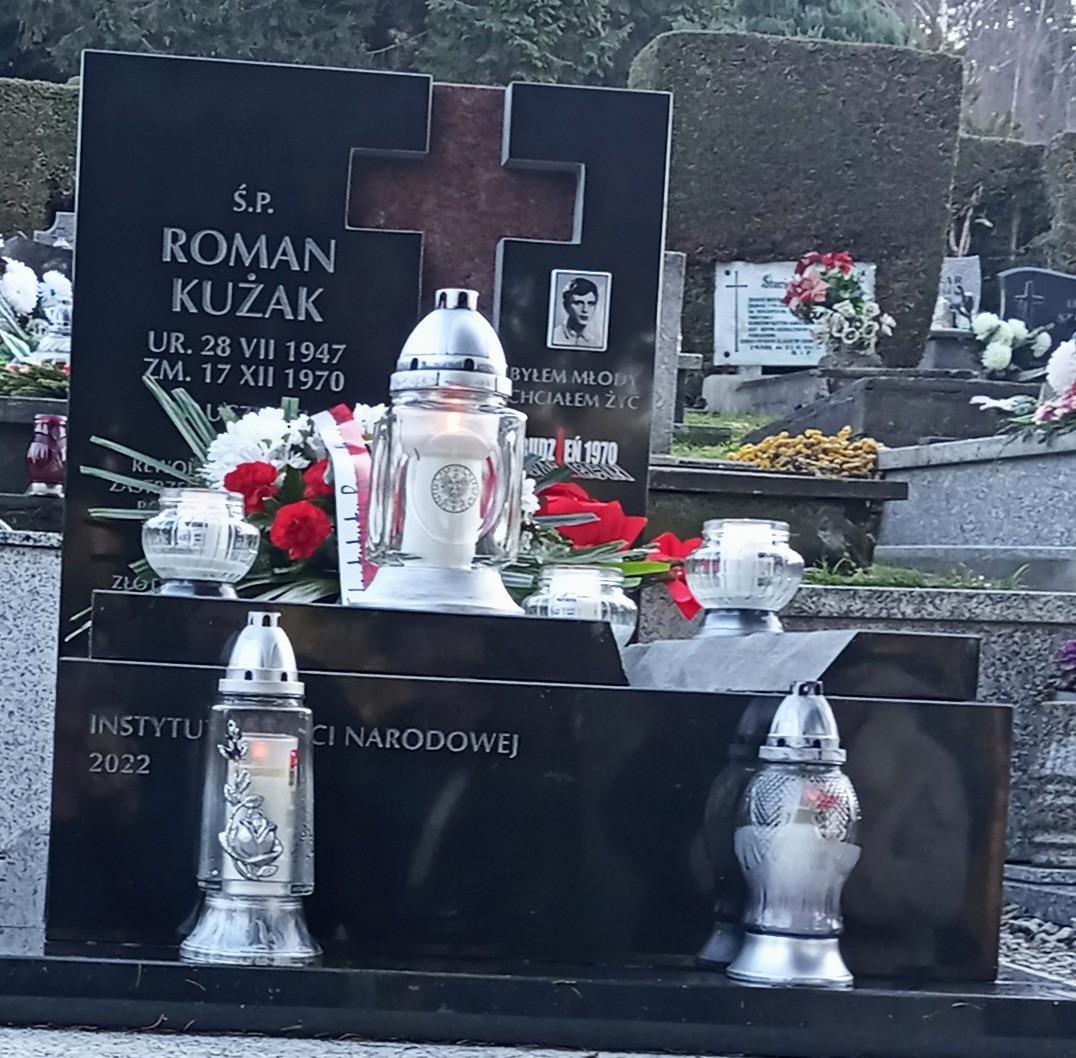 ,,Był młody, chciał żyć” - pamięć o Romanie  Kużaku w 53. rocznicę wydarzeń Grudnia 1970 roku - Obrazek 3