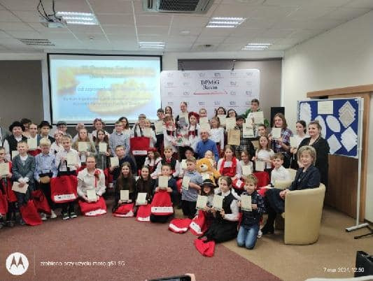 Uczniowie SP Świątkowo podczas Konkursu Gwary Pałuckiej w Barcinie - 2024
