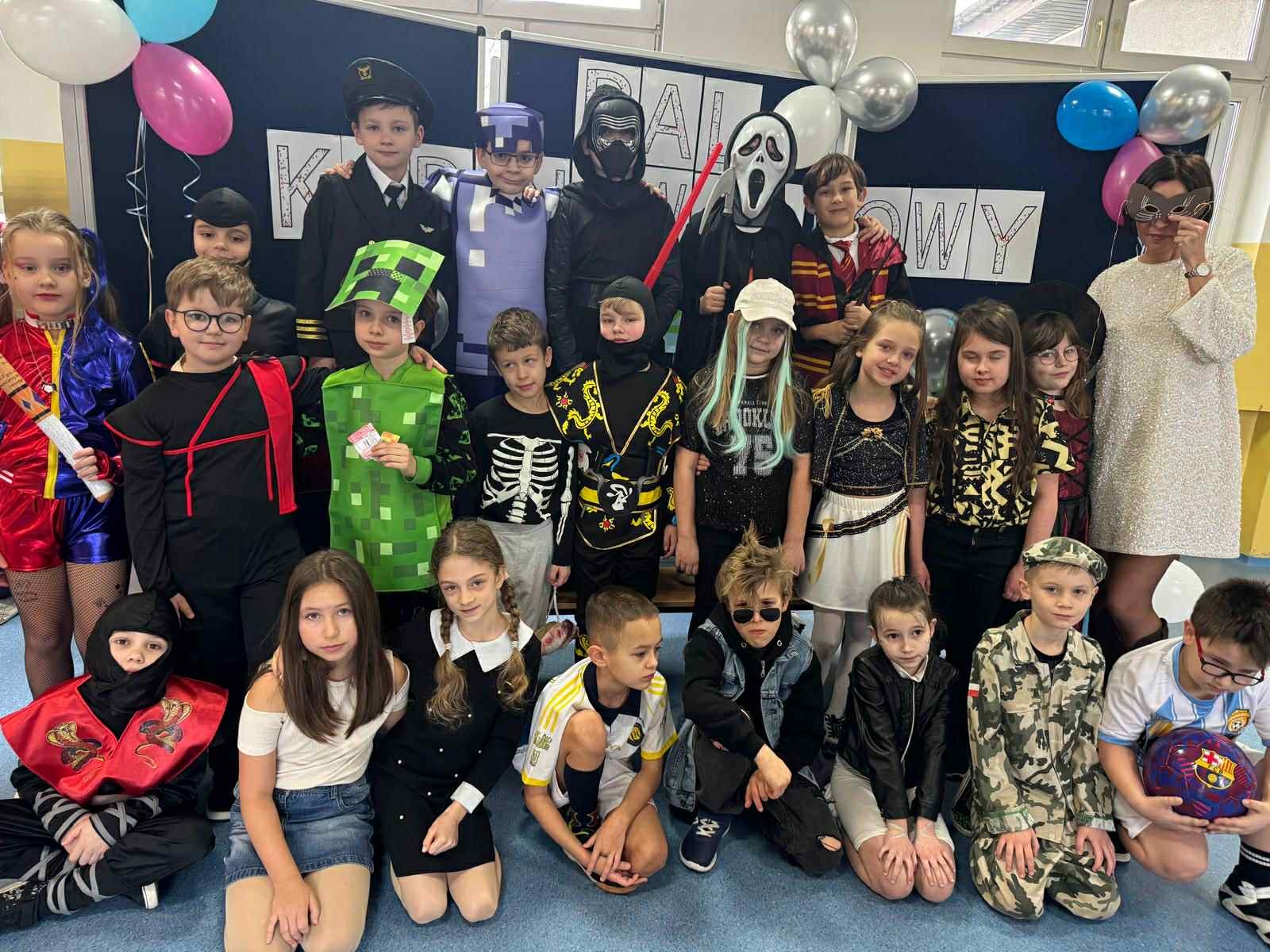 Zabawa karnawałowa w kl. 1-3 - Obrazek 3