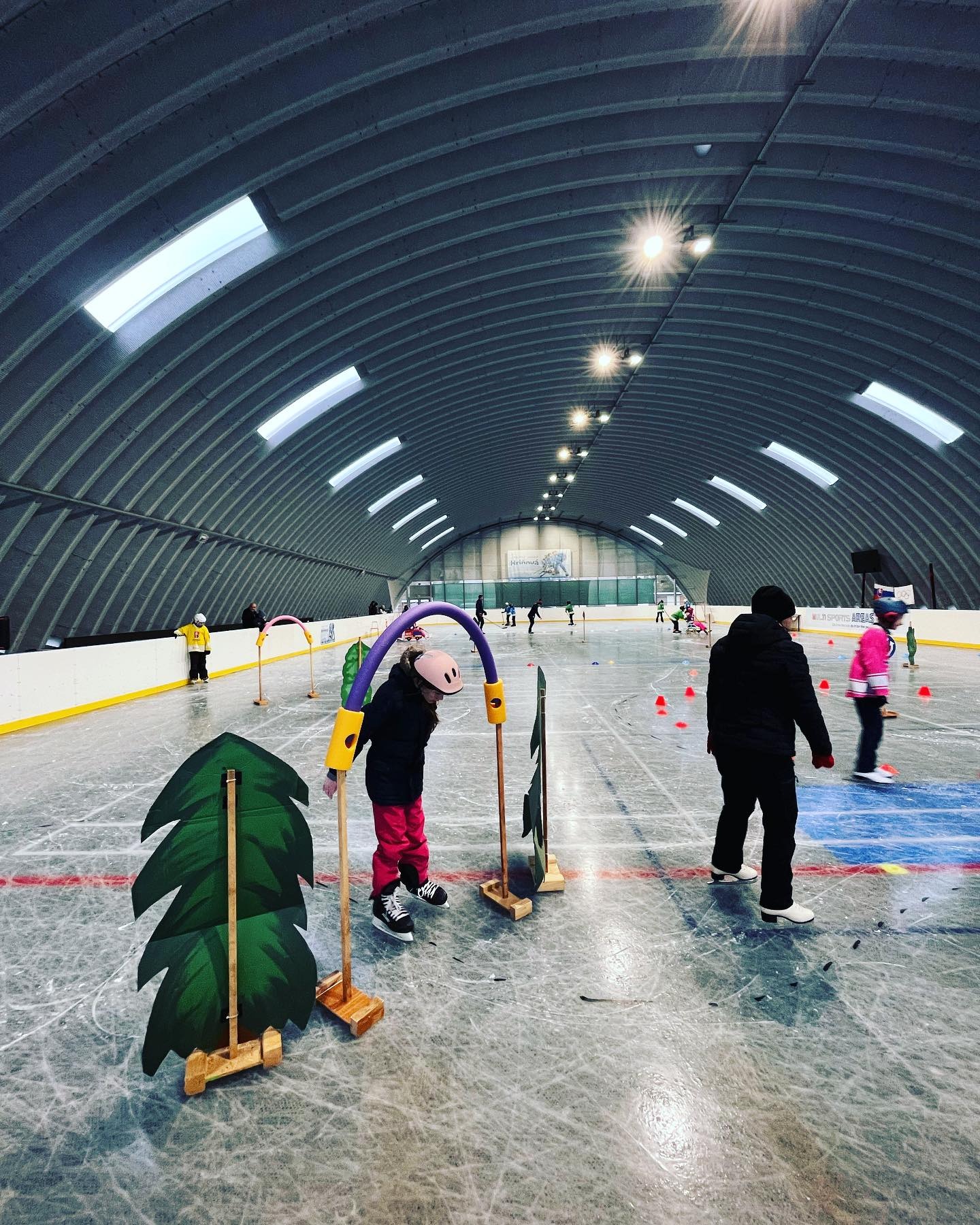 4.B Prvý týždeň školského korčuliarskeho programu - Obrázok 2