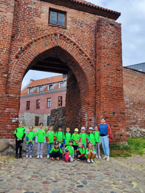 Dzieci z przedszkola na wycieczce w Pasłęku.
