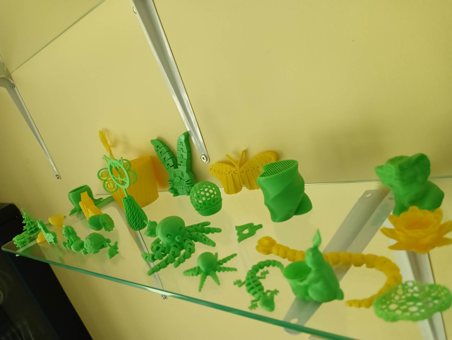 Wystawa wydruków 3D wykonanych przez uczniów