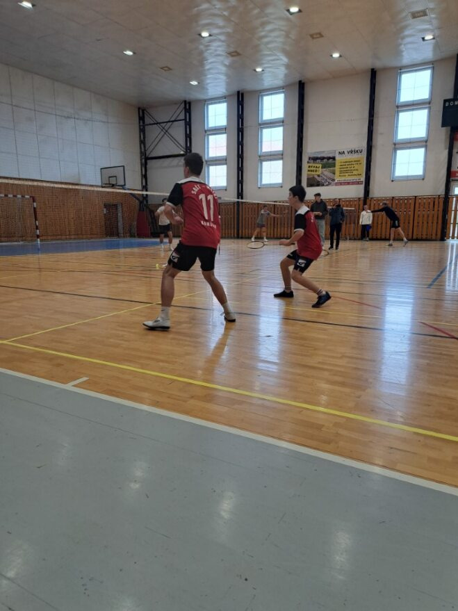 Majstrovstvá kraja v Bedmintone – A középiskolai tollaslabda-bajnokság kerületi fordulója  - Obrázok 2