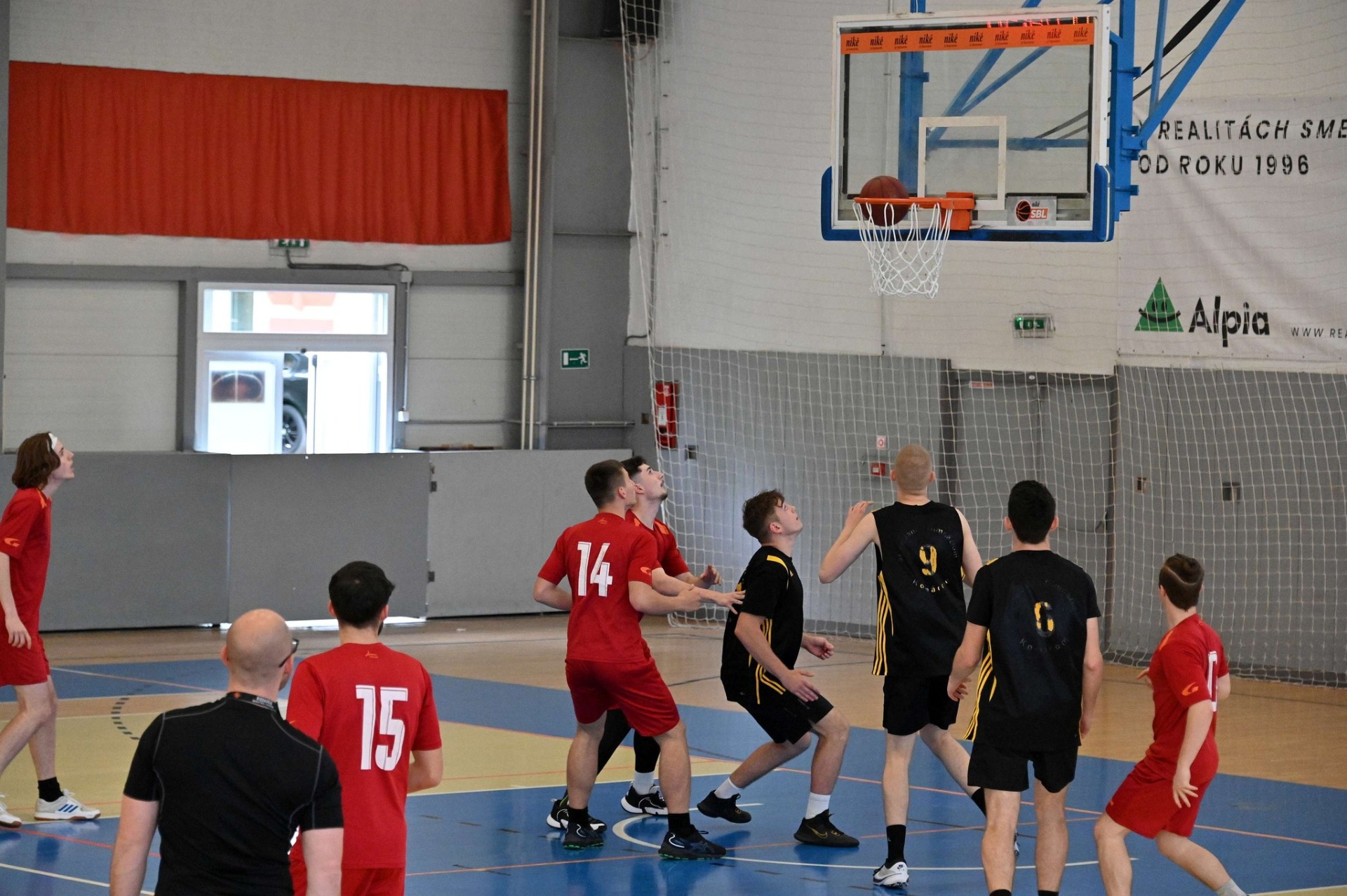 Jól szerepelt a kosárlabdacsapatunk Komáromban az SZMGOB-n! - Obrázok 3